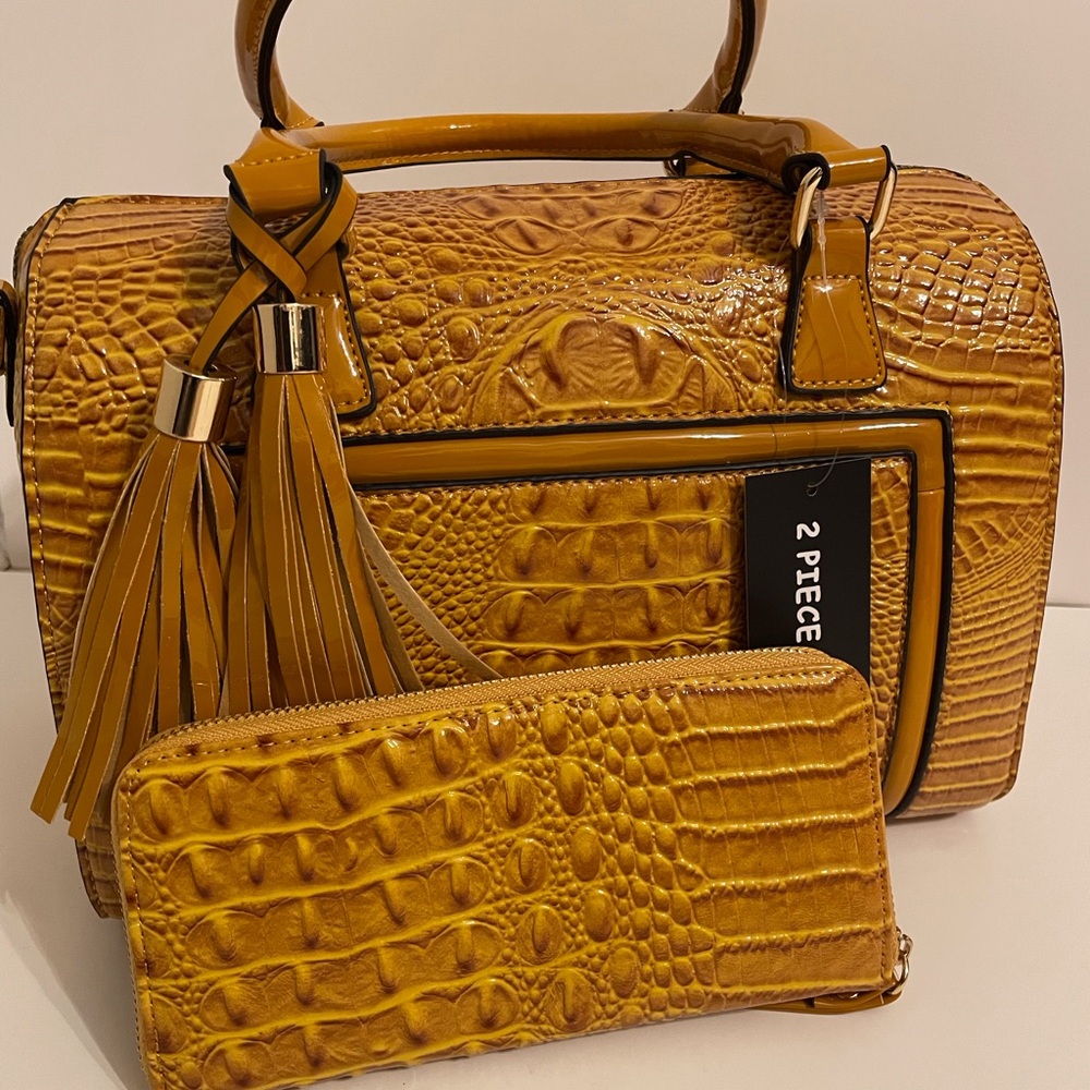 Elegant Tan Crocodile Pattern Handbag Set